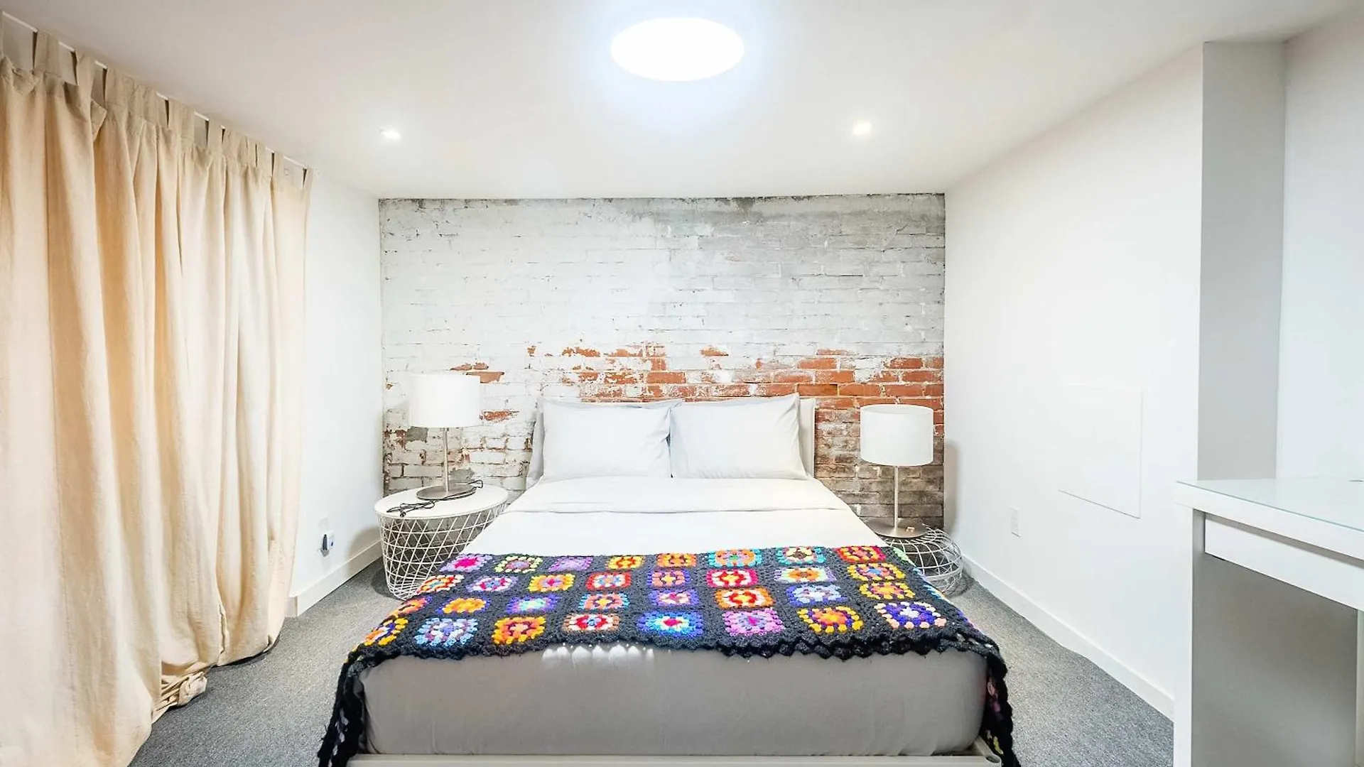 Multi-Level Townhome Close To Christie Pits Park Toronto 0*,  Canada